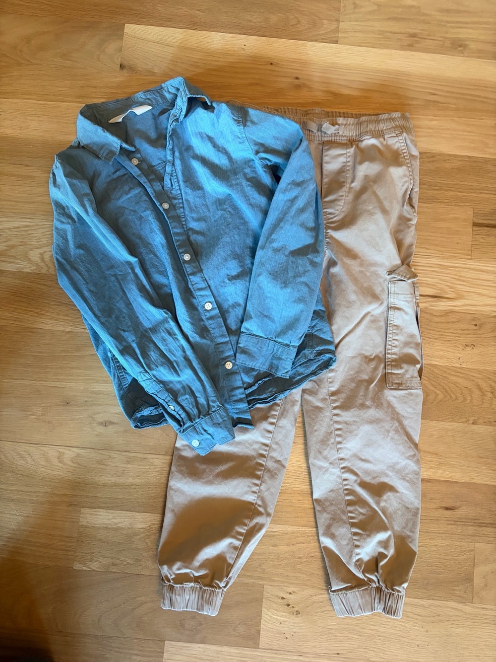 H&M Boys Outfit Bundle – Size 7/8 💙🤎